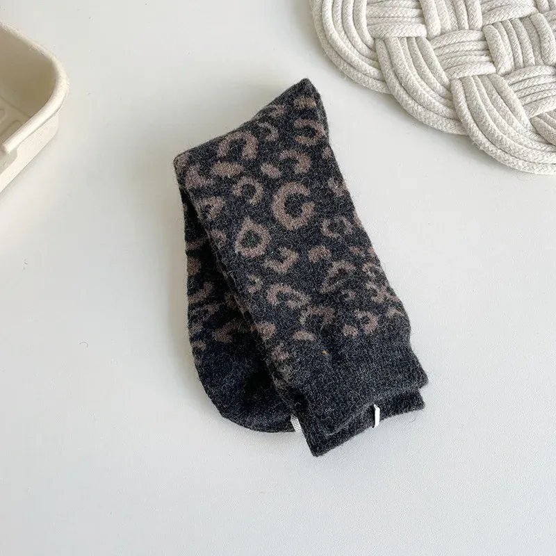 Chaussettes Léopard Femme – Image 2